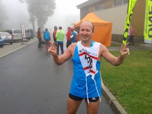 Peter Matulík (Elba Kremnica) zvíťazil v maratóne v kategórii mužov 40-49-ročných. Foto - J. Mecele 