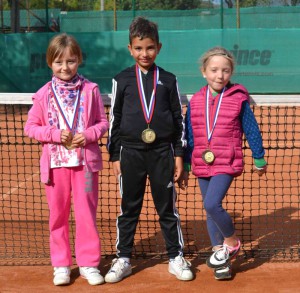 Zľava: Alexandra Wágnerová, Nicholas Fellah, Tereza Krížová